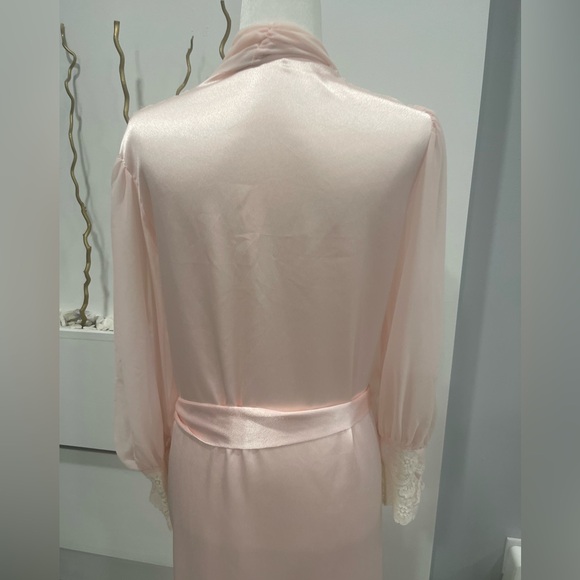 Elegant Pink Lace Trim Robe Christian  Dior - Picture 4 of 12